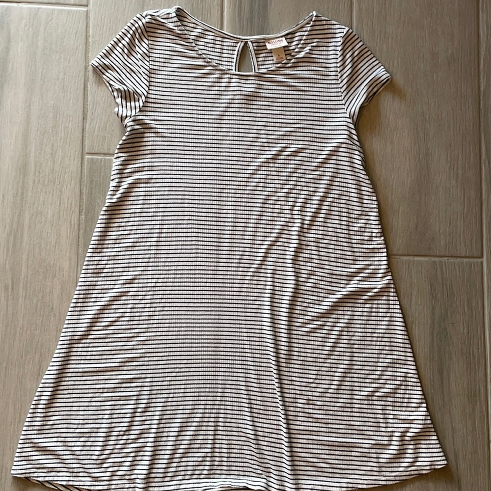 White and black stripped forever 21 summer dress